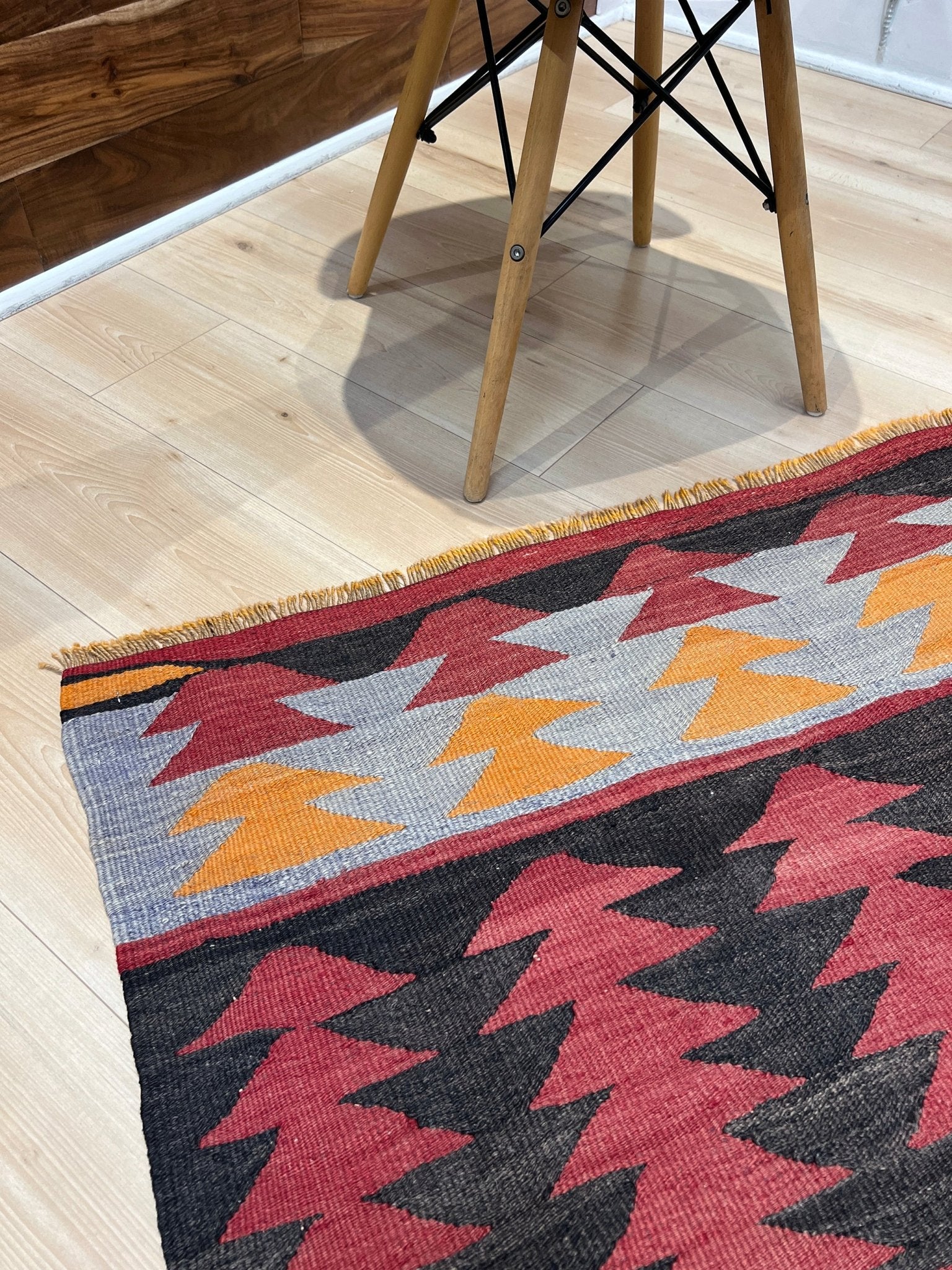 Denizli vibrant turkish kilim rug shop san francisco bay area. Buy handmade wool rug for nursery.