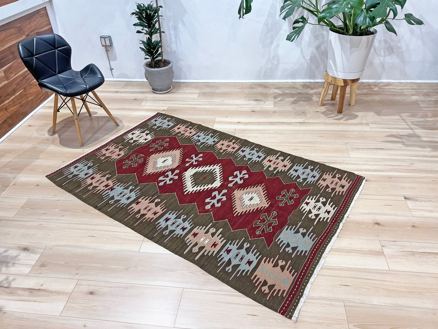 Afyon turkish kilim rug shop. Handmade wool  small flatweave rug shop san francisco bay area.