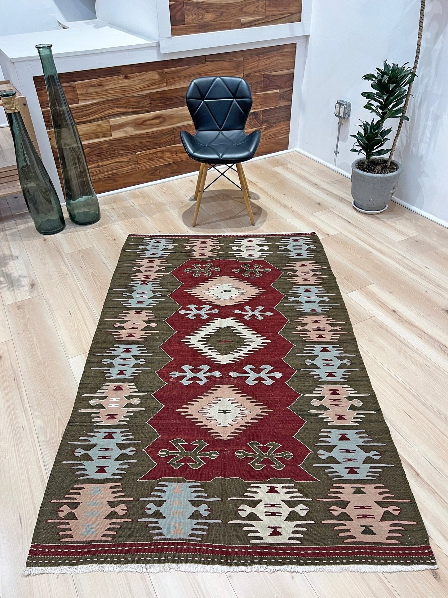 Afyon turkish kilim rug shop. Handmade wool  small flatweave rug shop san francisco bay area.