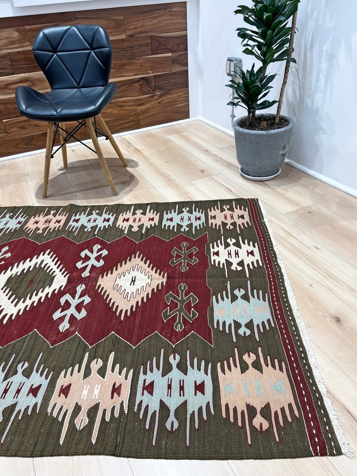 Afyon turkish kilim rug shop. Handmade wool  small flatweave rug shop san francisco bay area.